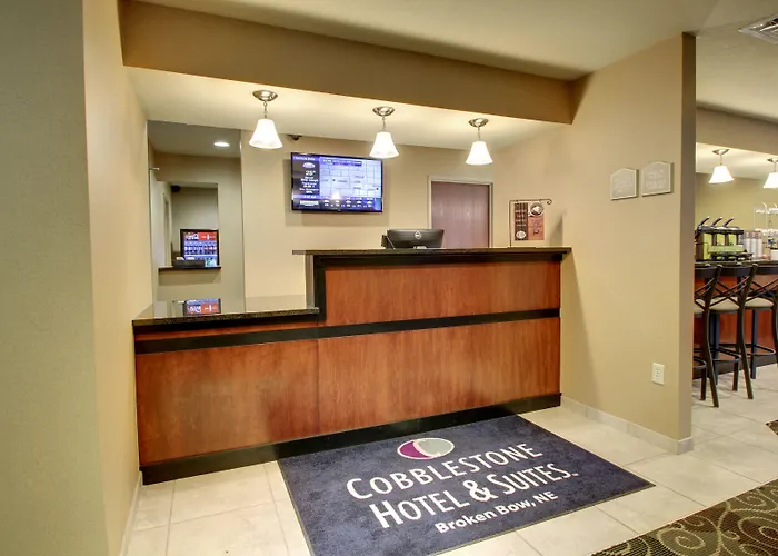 Cobblestone Hotel & Suites - Broken Bow